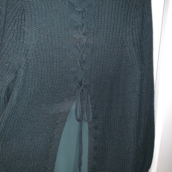 Sweater - Picture 4 of 4